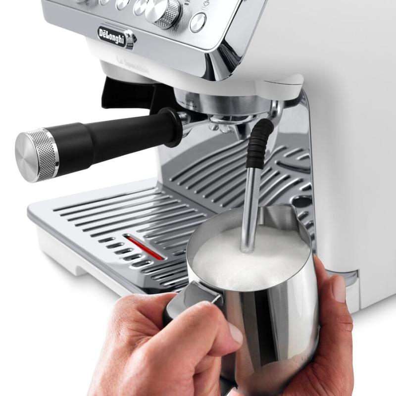 DeLonghi Coffeemachine La Specialista Arte EC9155 W DelonghiW Delonghi W white silver (EC9155.W)
