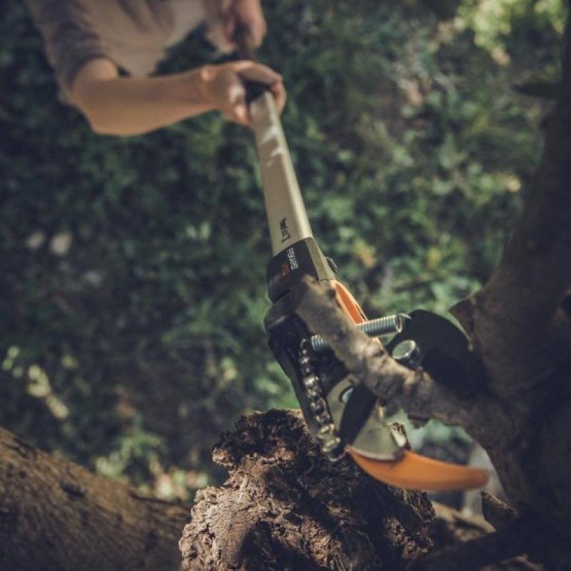 Fiskars PowerGear Tree Pruner UPX82 165cm black silver (1023625)