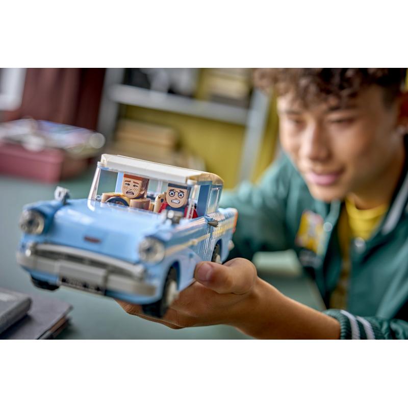 LEGO Harry Potter Flying Ford Anglia (76470)