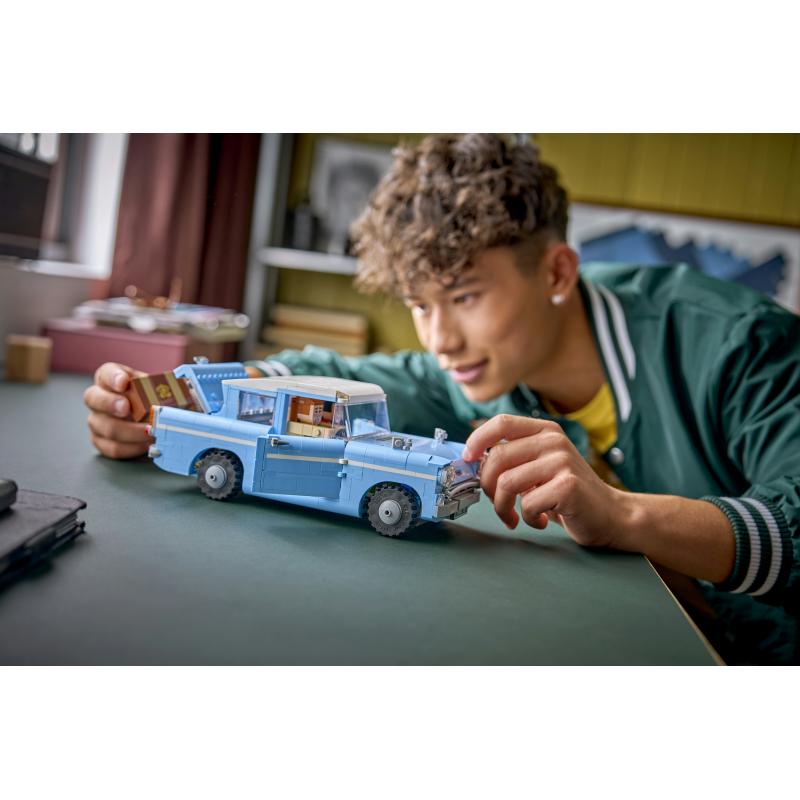 LEGO Harry Potter Flying Ford Anglia (76470)