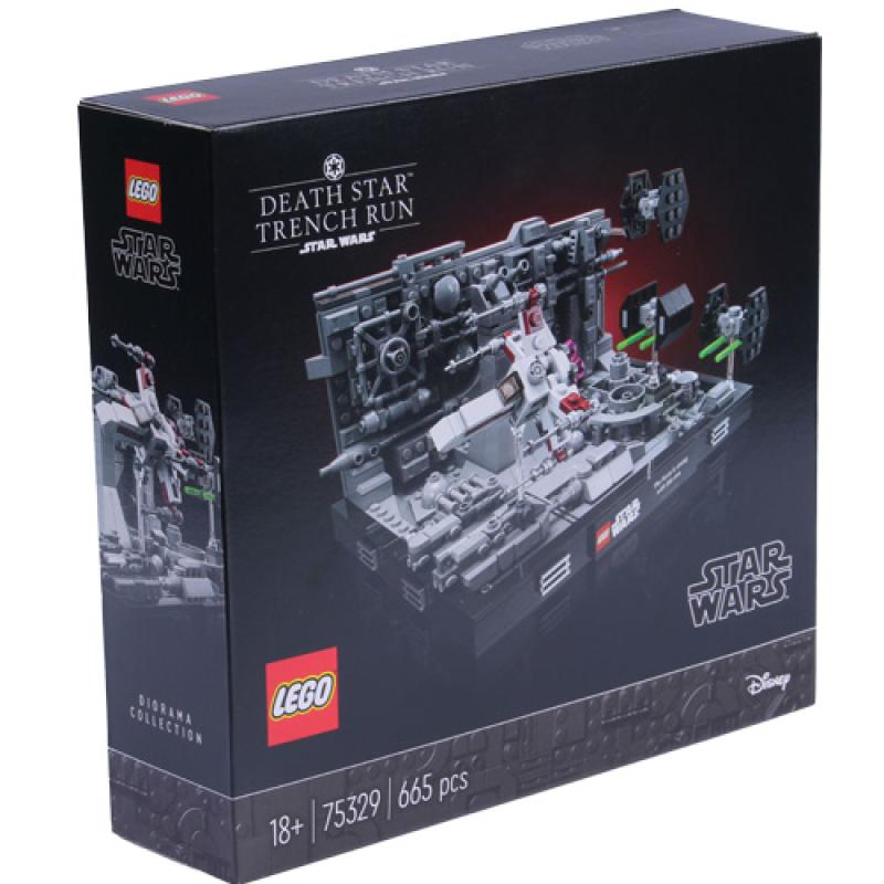 LEGO Star Wars Death Star Trench Run Diorama (75329)