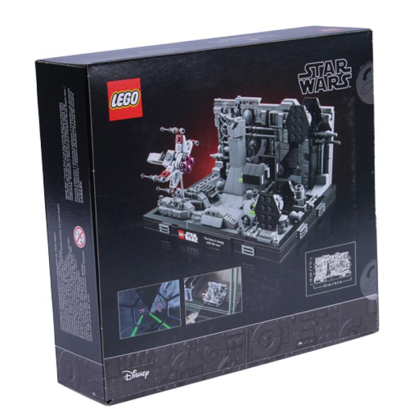 LEGO Star Wars Death Star Trench Run Diorama (75329)